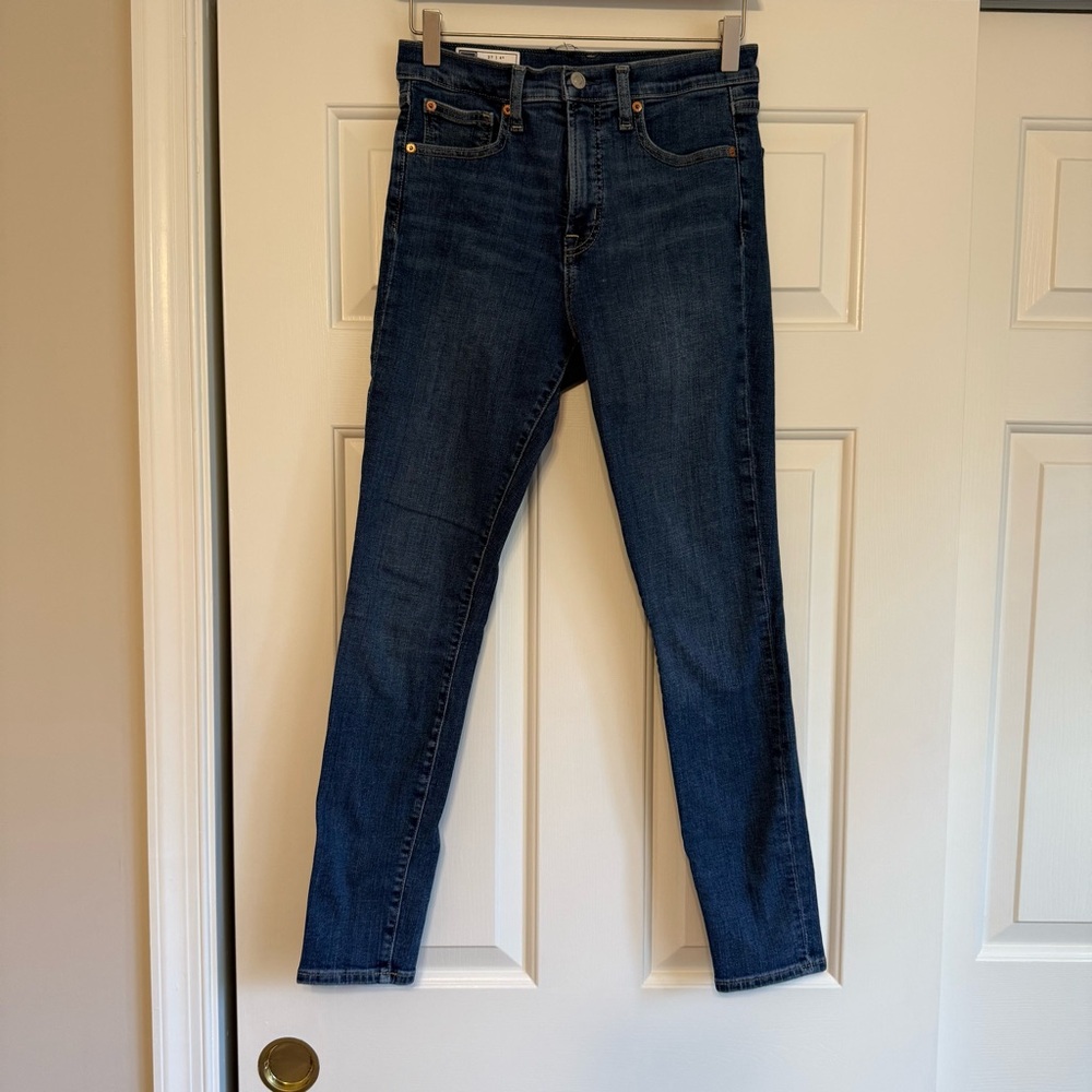 GAP Women’s True Skinny Medium Dark Wash Denim Jeans 27/4R
